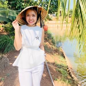 Meet your Posher, Thúy